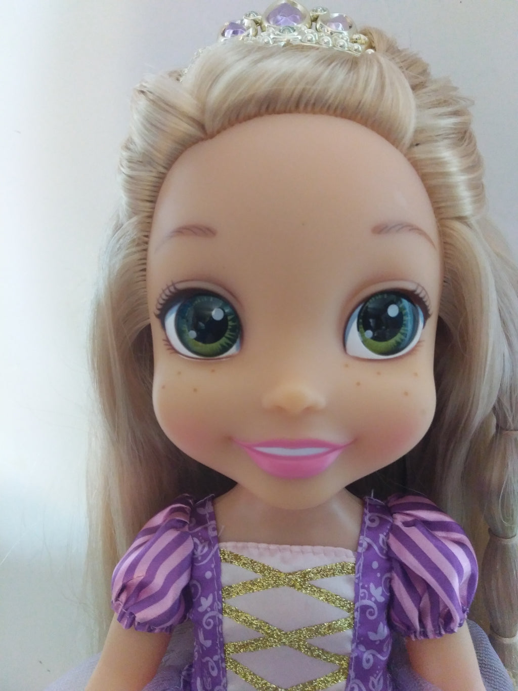 disney princess glow n style rapunzel doll