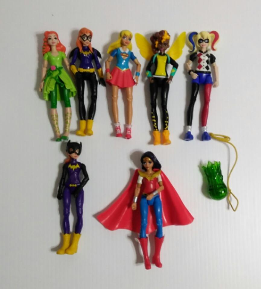 female superhero figures