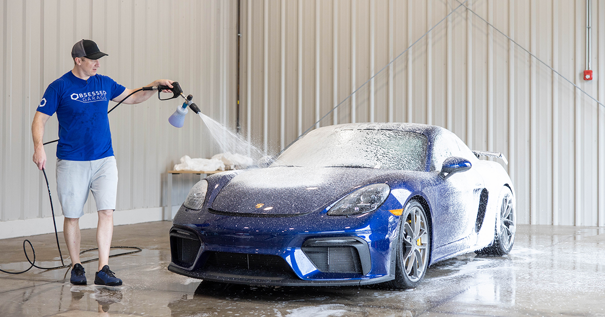 Porsche GT4 Car Wash 