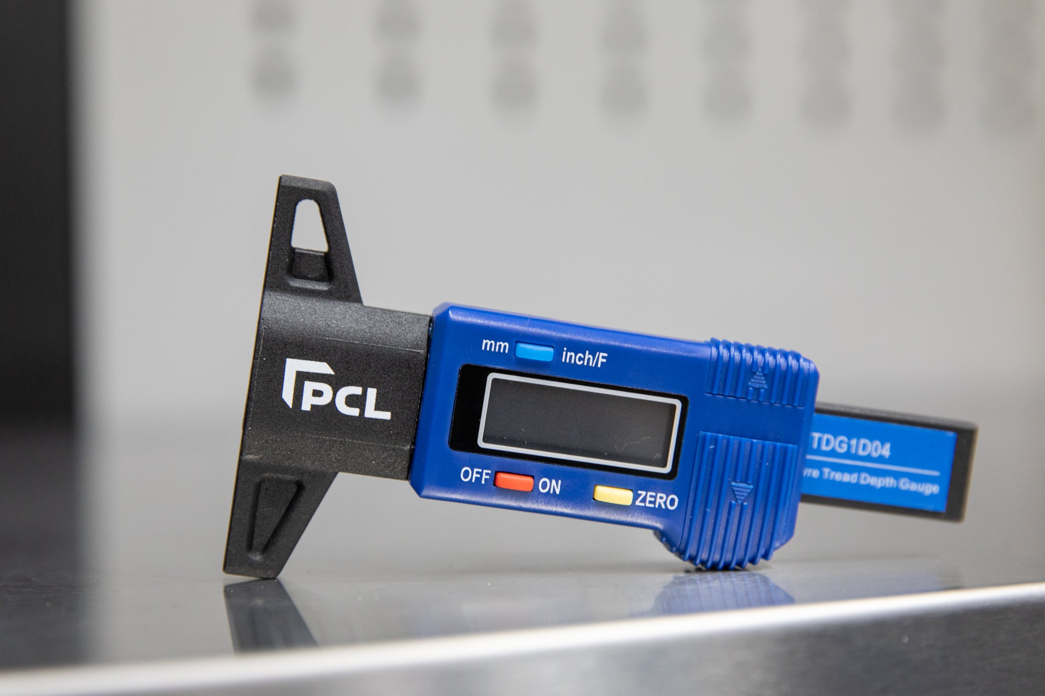 digital tread depth gauge