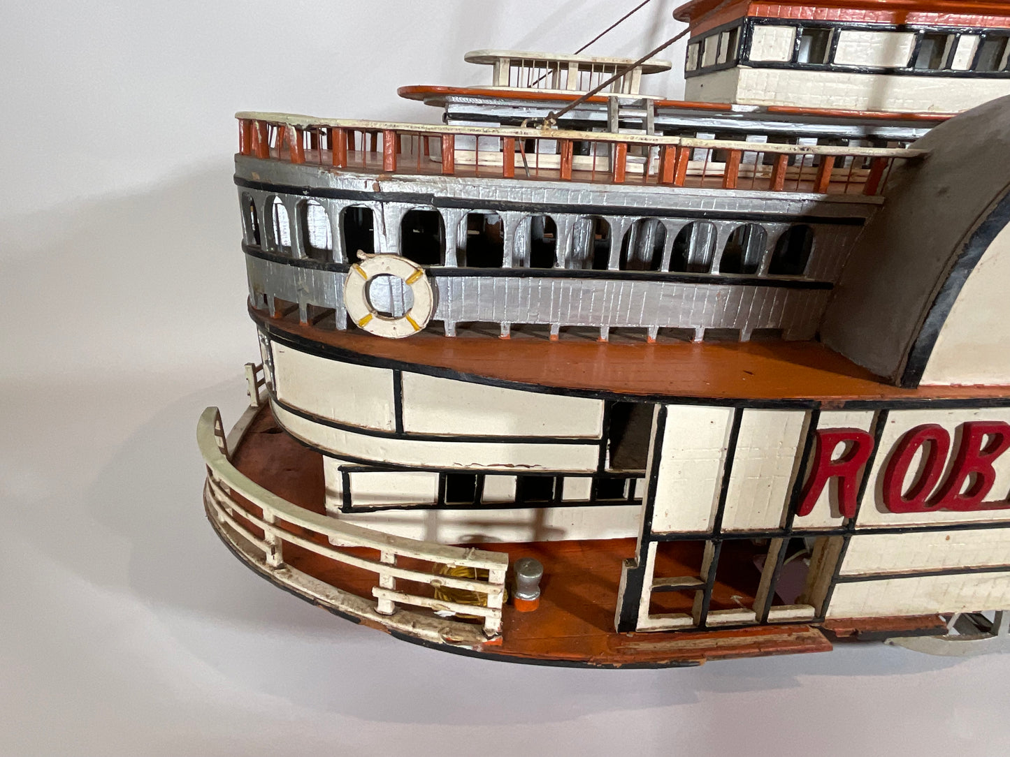 Ship's Model "ROBT E. LEE"
