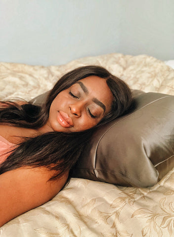 Sleeping with Mulberry Silk Pillowcase