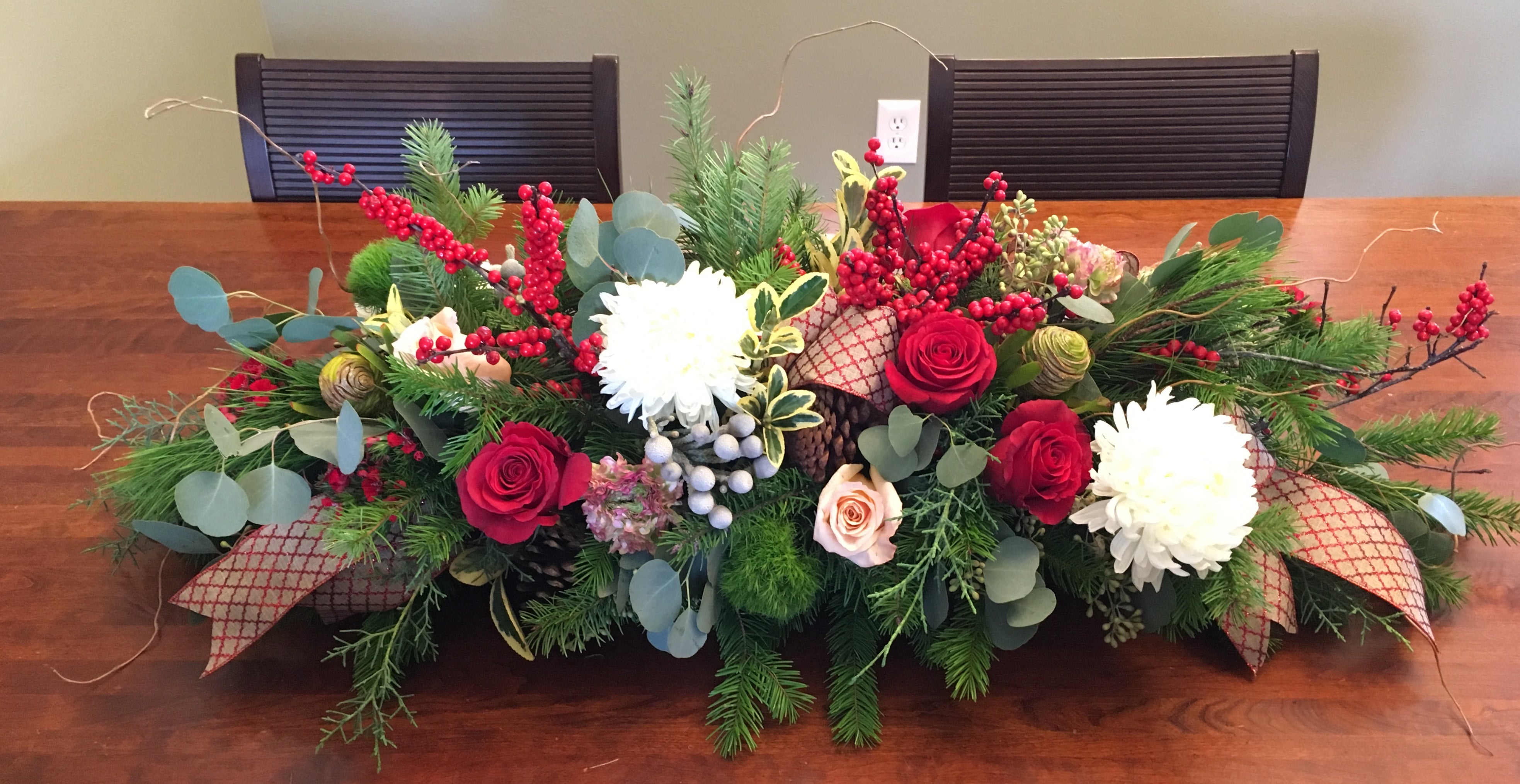 Glam seasonal floral centerpiece! Christmas centerpieces, Christmas