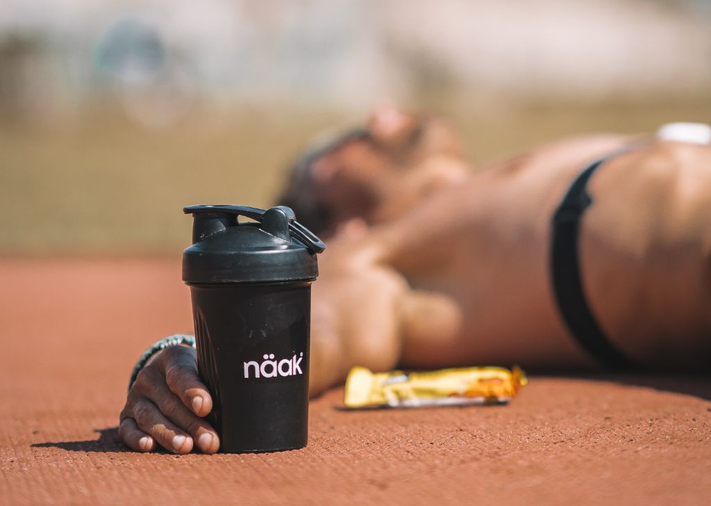 Näak Nutrition Calculator shaker ultra recovery drink mathieu blanchard kenya running