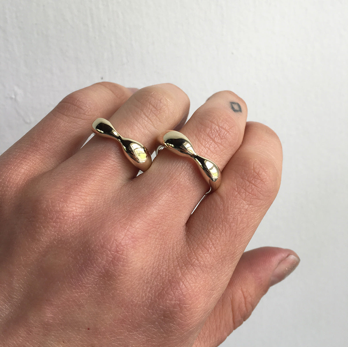figure rings by m. hisae