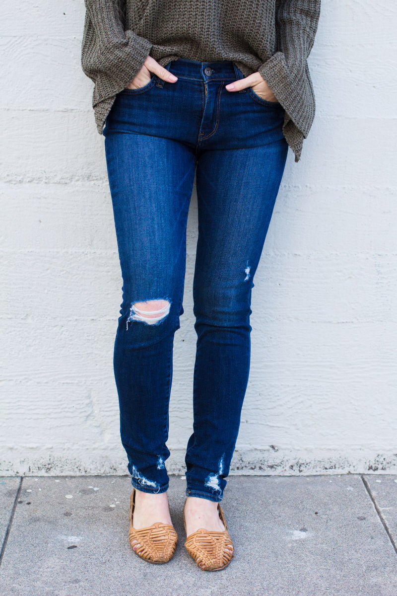 Medium Wash Distressed Skinny Jeans – April Blooms