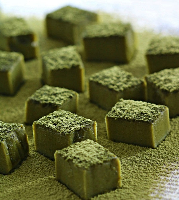 These Matcha Green Tea Truffles Brownies are the perfect gift for this Valentine's Day