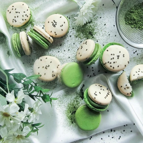 Beautiful white & green macarons italian styled recipe