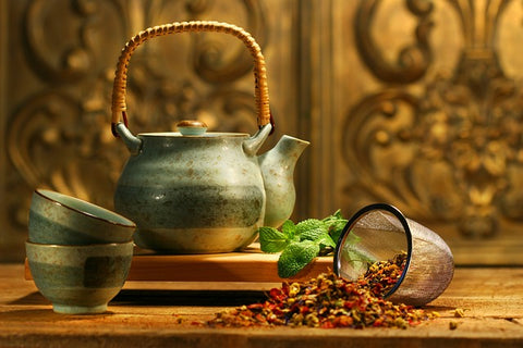 health benefits of tea - tea in a teapot