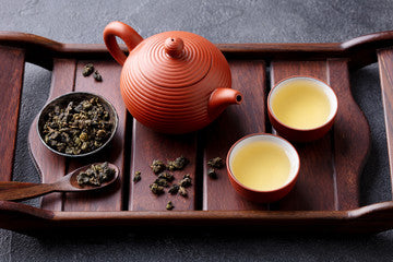 oolong tea in teapot 