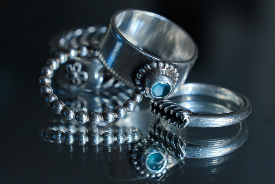 An assortment of silver jewellery