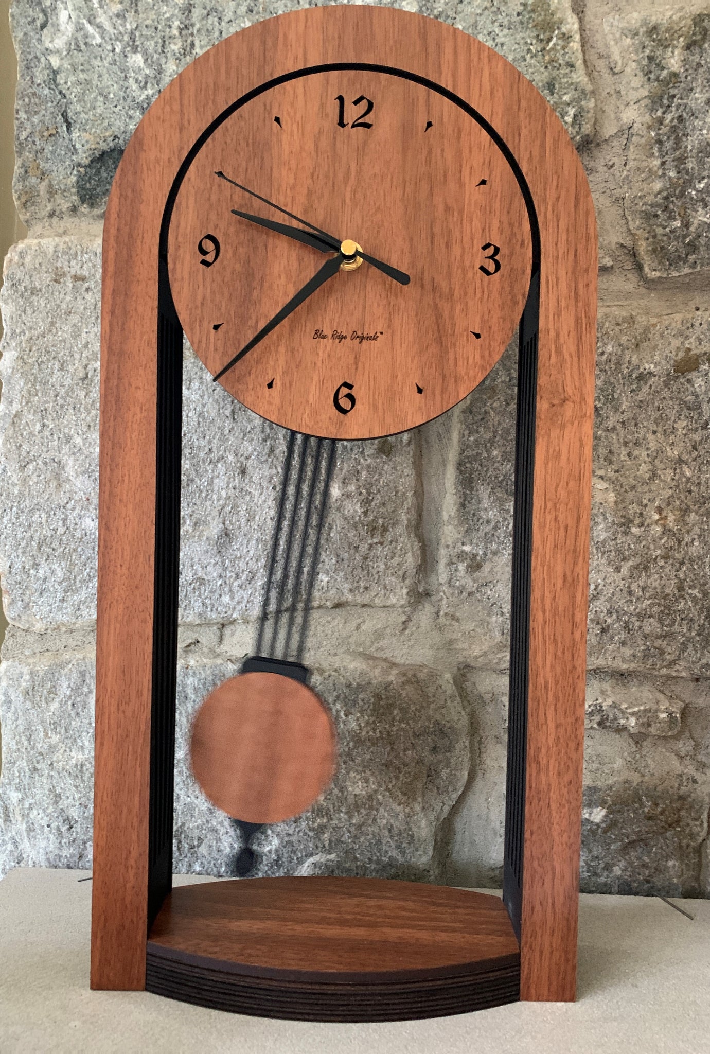 rem werk vermoeidheid Arch Pendulum Clock in Oak and Walnut – Blue Ridge Originals™