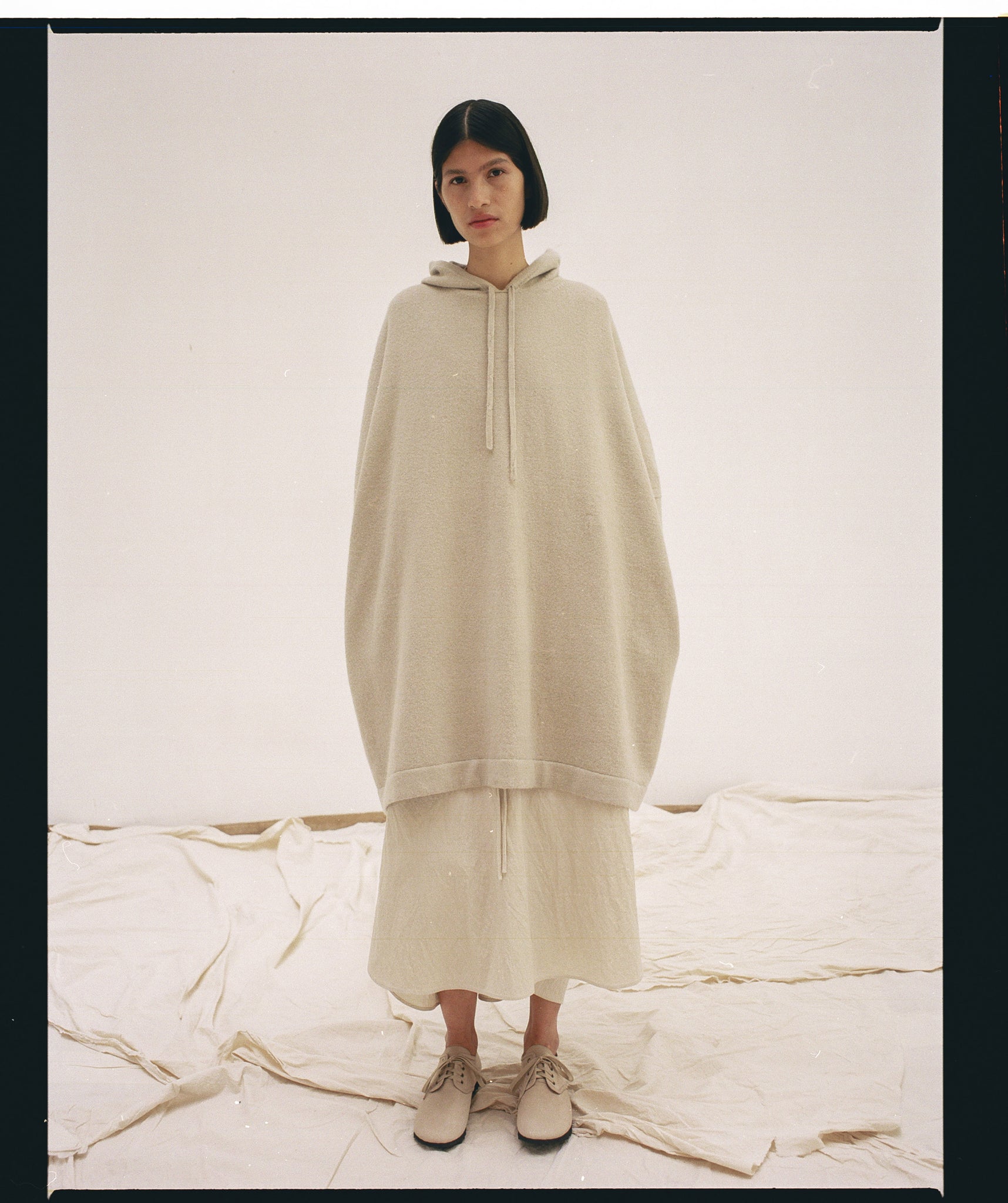 HOLIDAY/RESORT 23 – Lauren Manoogian