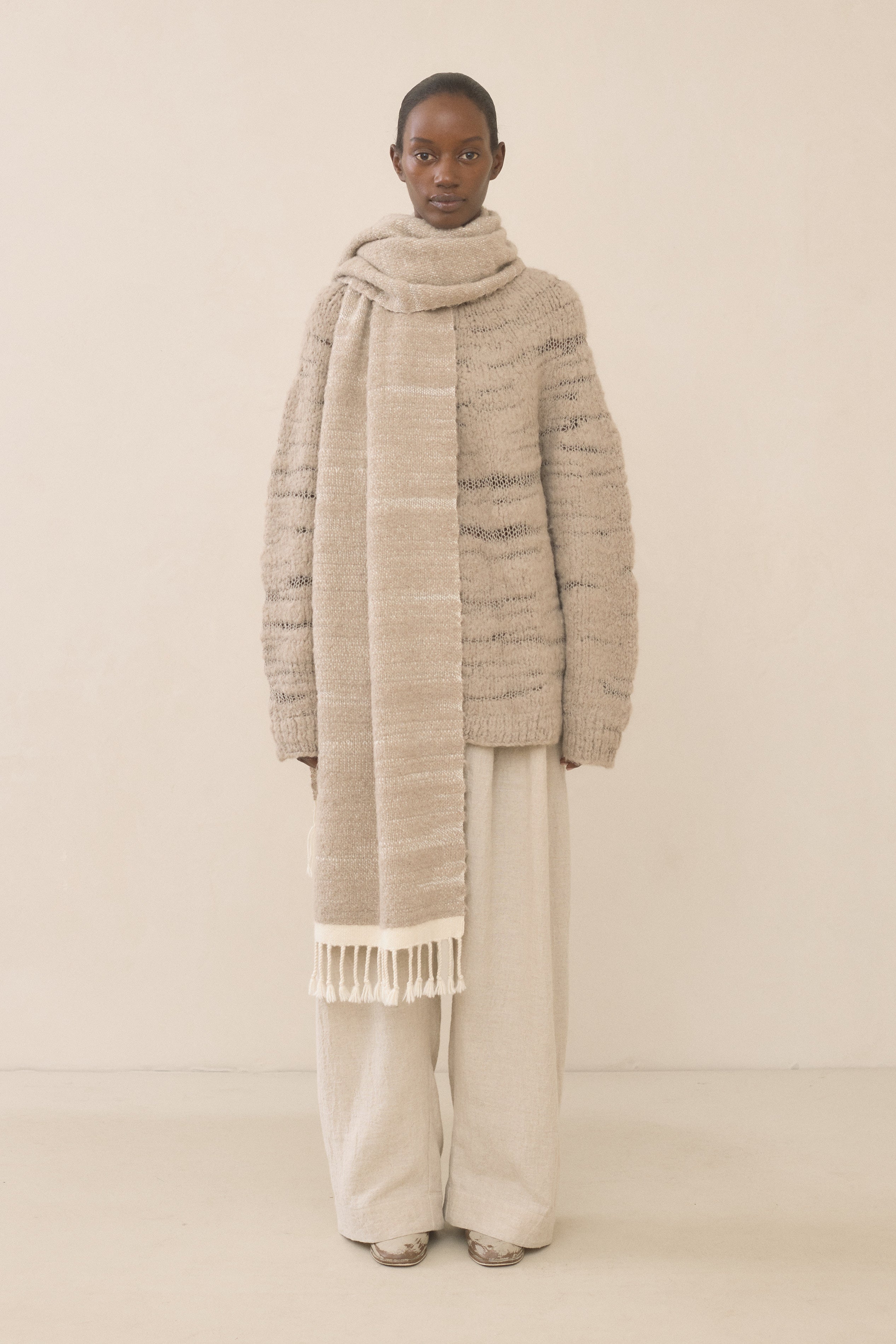 HANDWOVEN THREADBARE SCARF - hover image