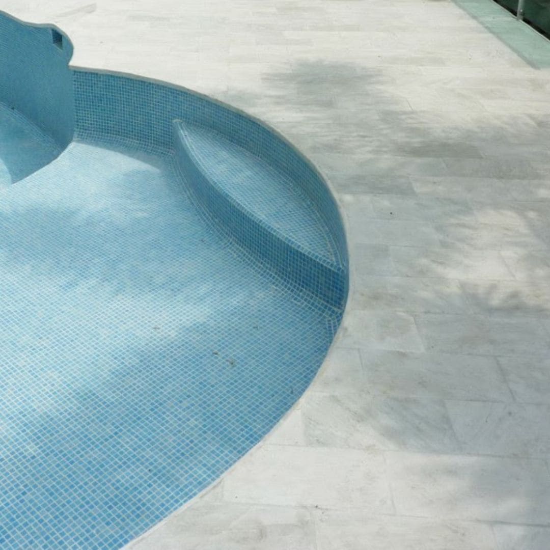 LILLY WHITE Split-Face Pool Coping Quartzite Hawaii Stone Imports