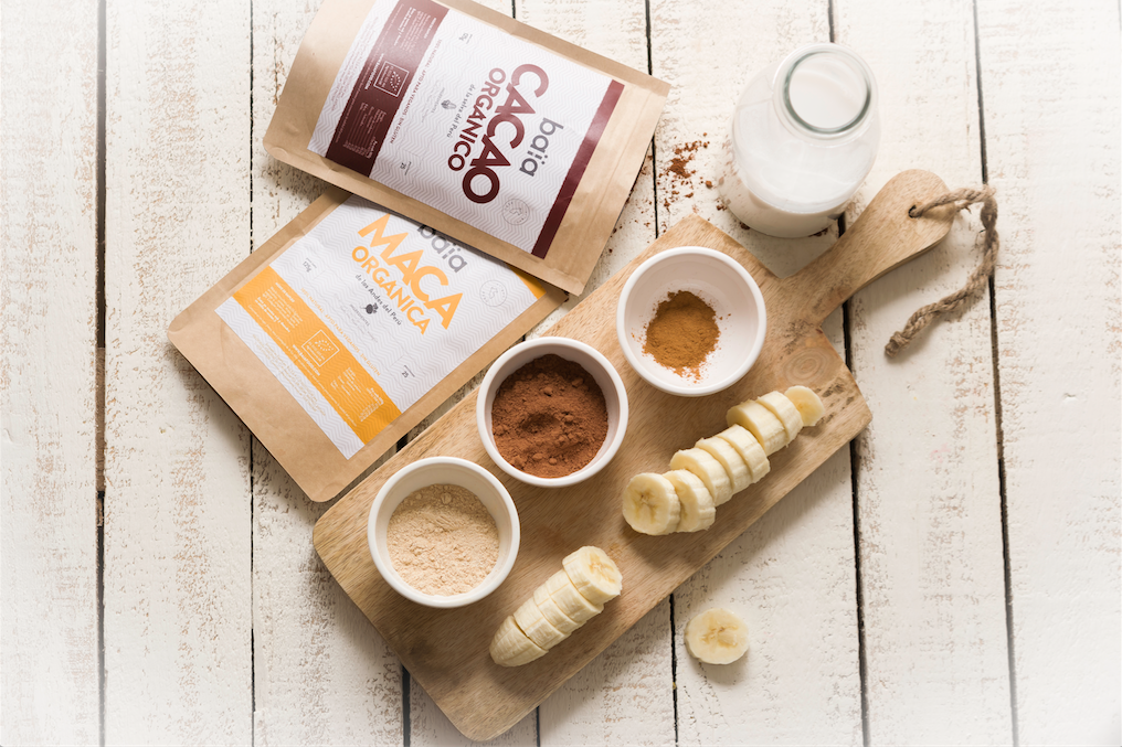 El smoothie natural afrodisiaco de los enamorados. San Valentin: maca y cacao ecológico. 