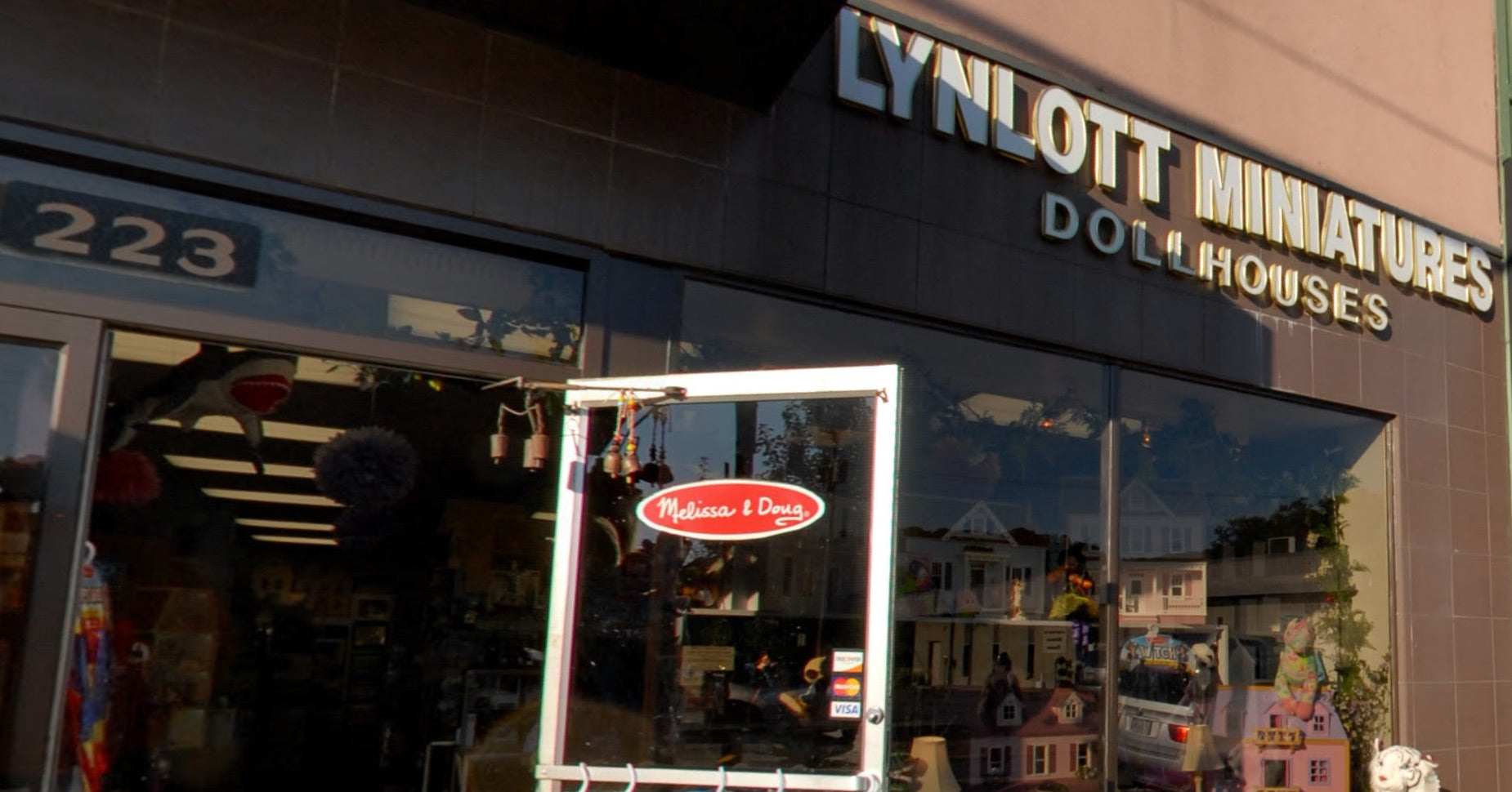 Lynlott Miniatures storefront