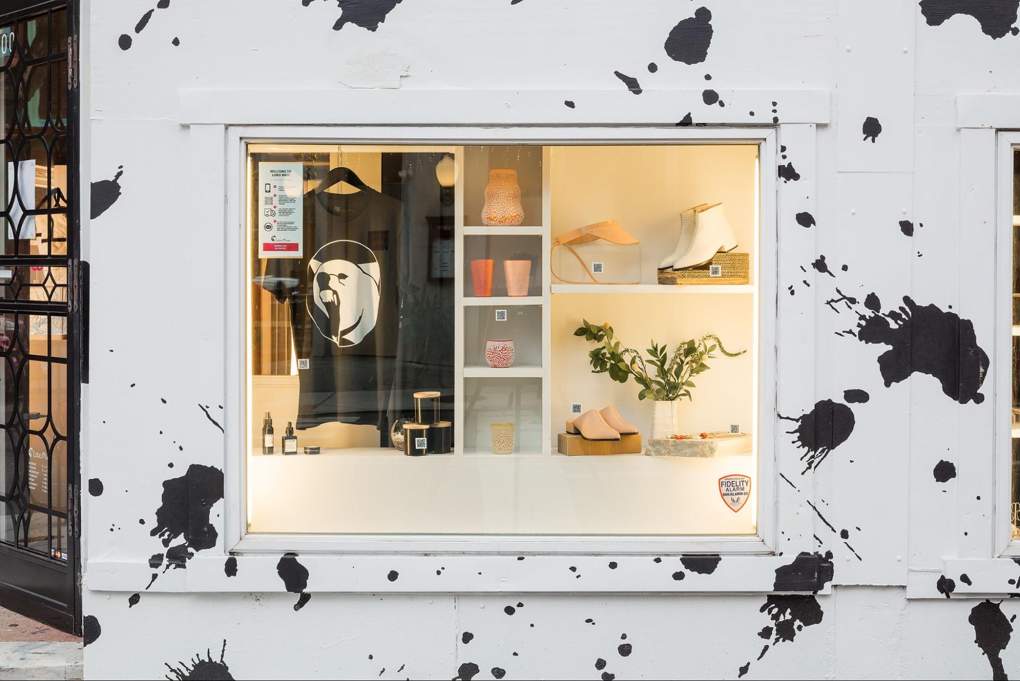 Holiday Store Window Design: Designed to Make You Stop (and Spend)