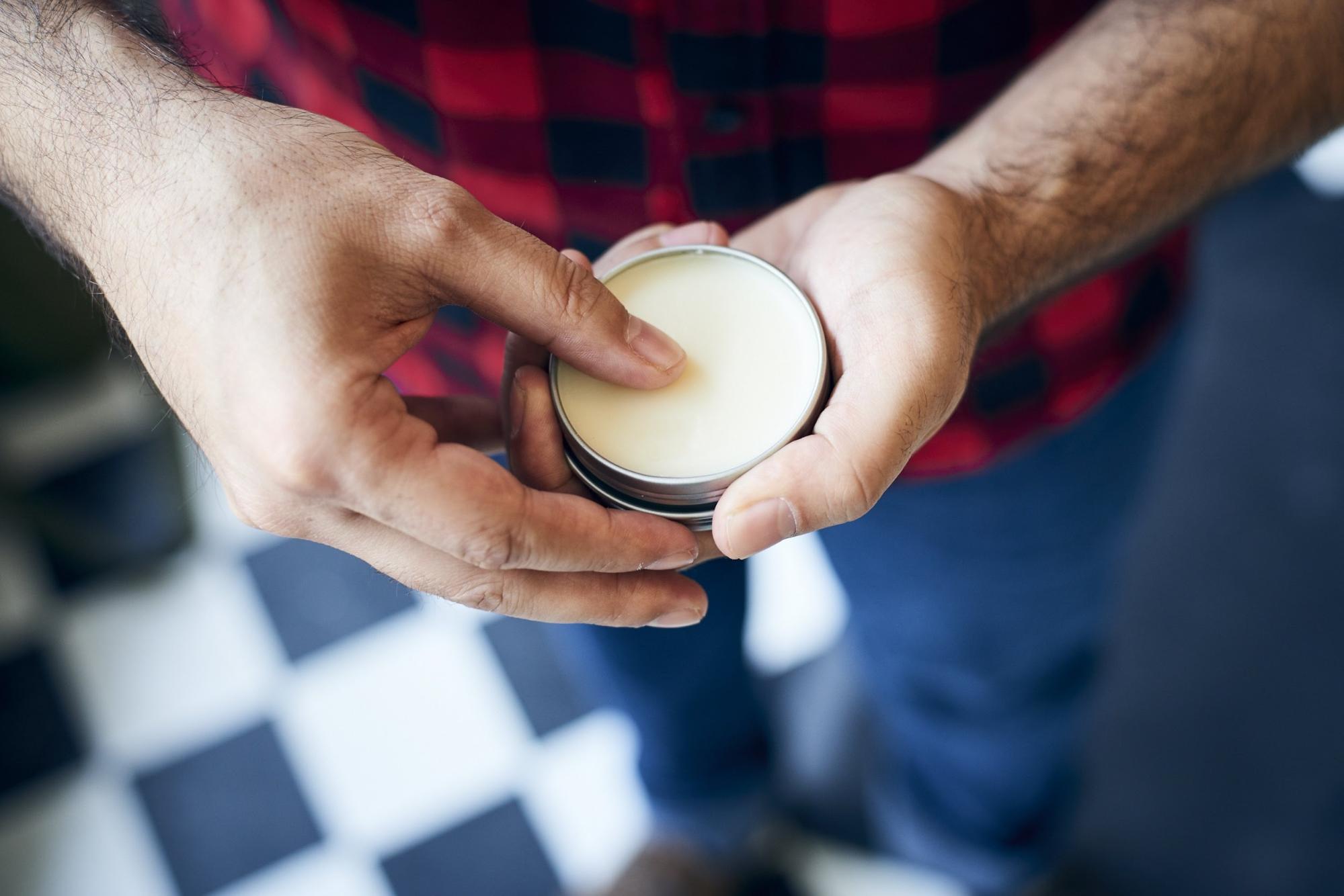 Por que fabricar (e utilizar) um protetor labial feito de maneira artesanal