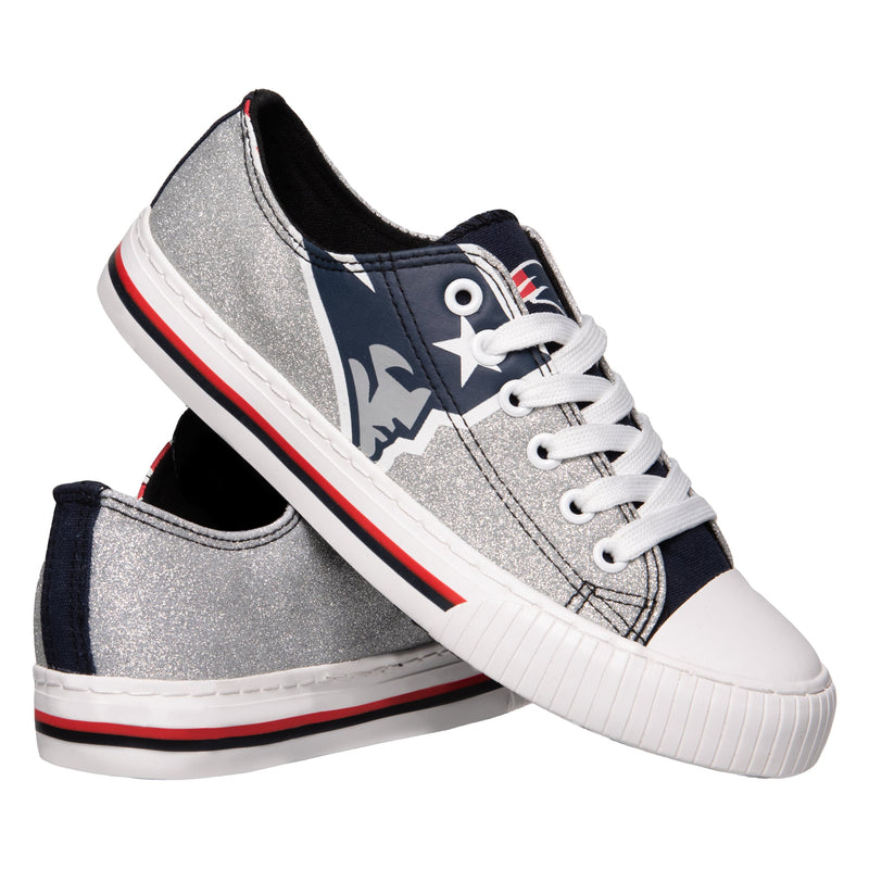 new canvas sports white shoes