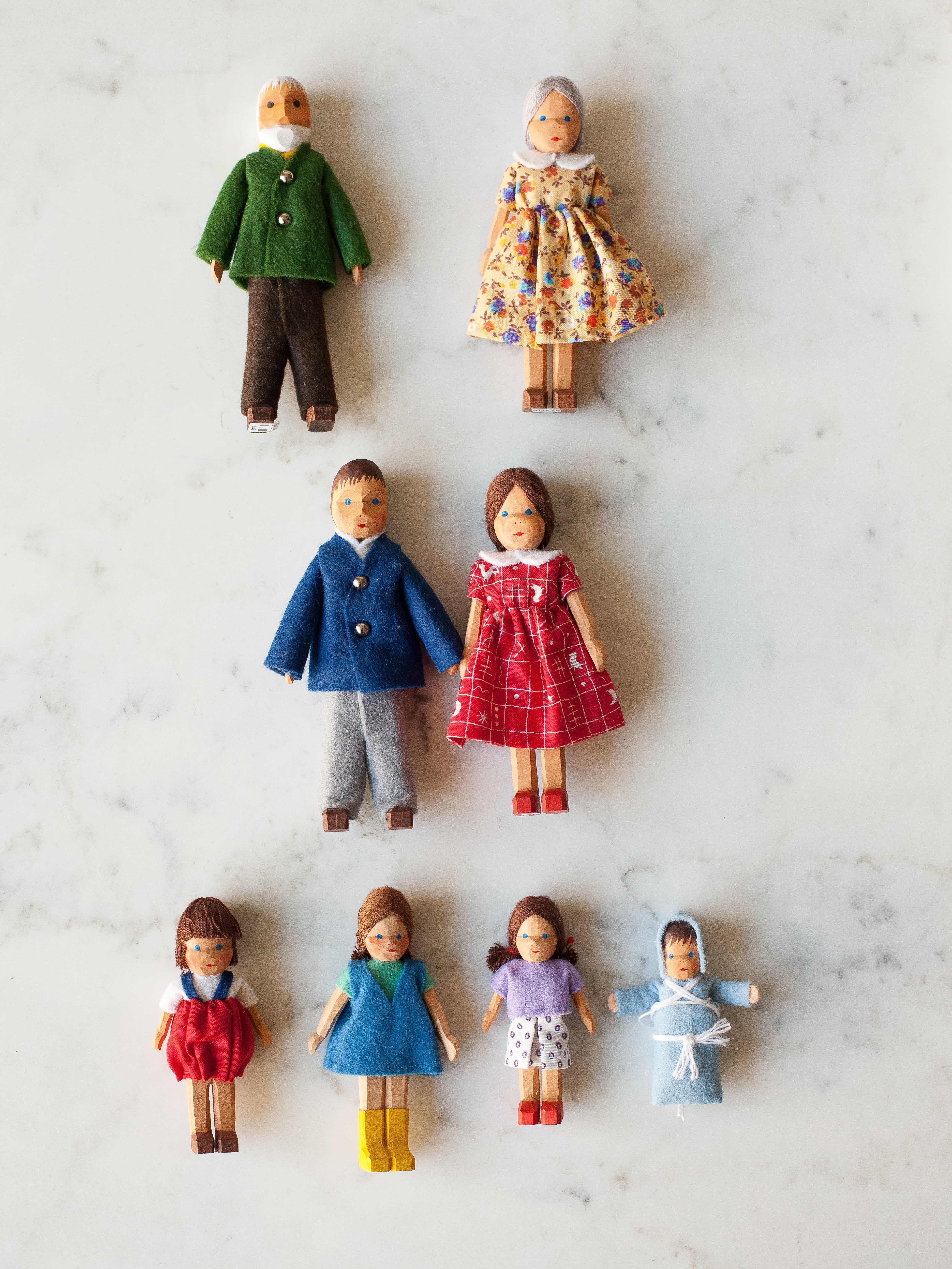 german dollhouse dolls