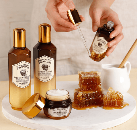 SKINFOOD Royal Honey Propolis Enrich Essence. GLOWPICK 2020 Award Winner - Moisturizing Essence.