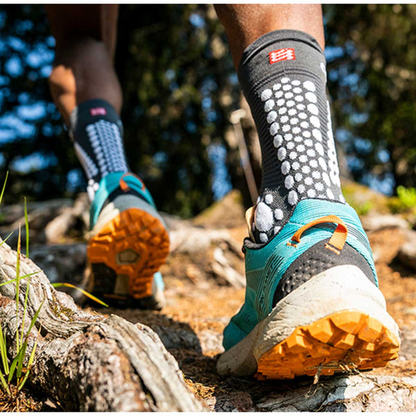 Compressport Fast Hiking Calcetines de Excursión - Black/Red