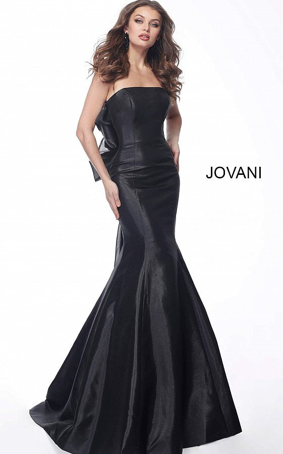 straight black gown