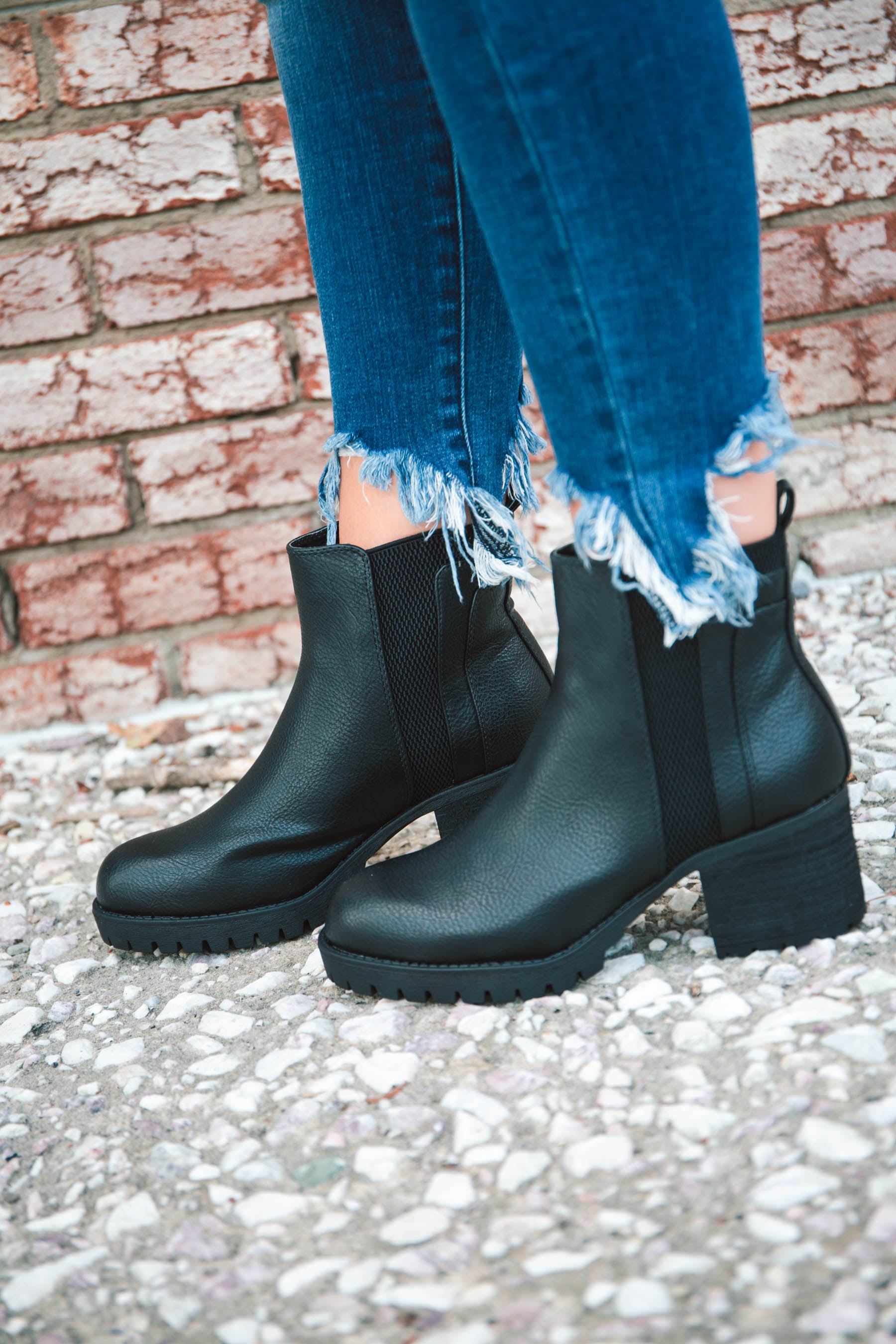 mia colten chelsea boot