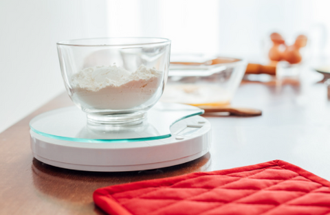 Digital Kitchen Scale weighing bread flour