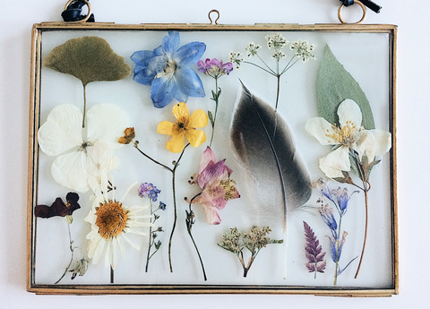 pressed flowers in resin