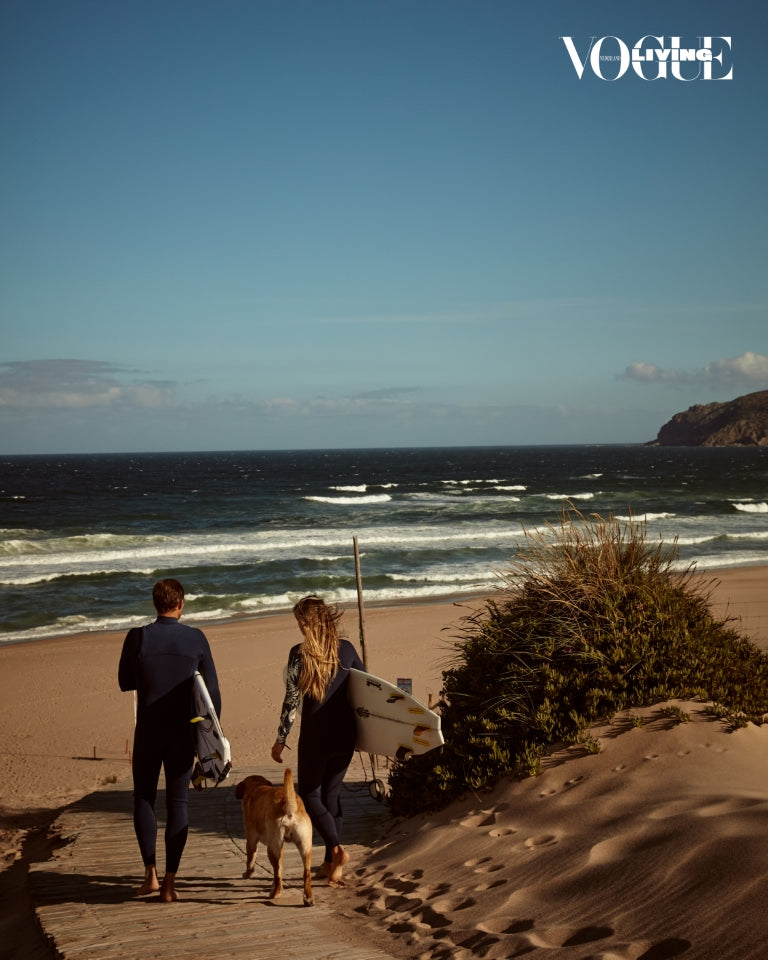 bib-van-der-velden-and-her-husband-on- the-beach