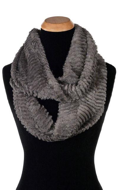 Mini Chevron Infinity Scarf Navy / White