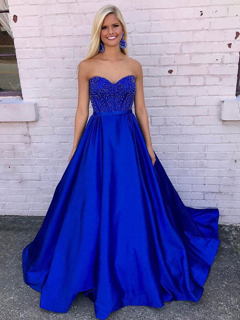 sweetheart neckline prom dress