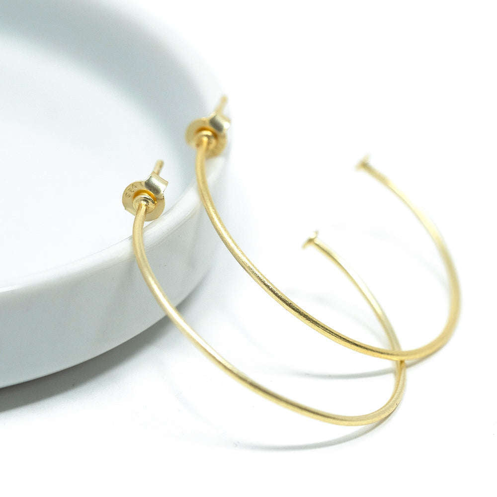 Hoop No. 04 Small Simple Gold – erin gray