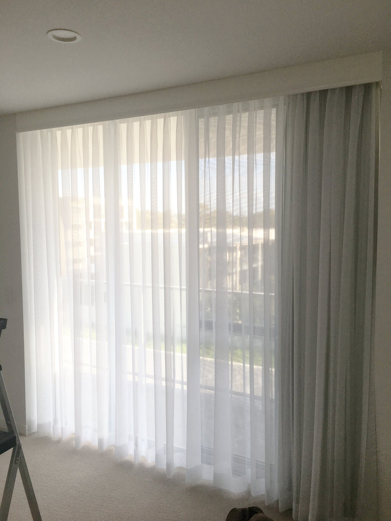 Hide your curtains to your ceiling – Easytrack Pelmets and Curtains