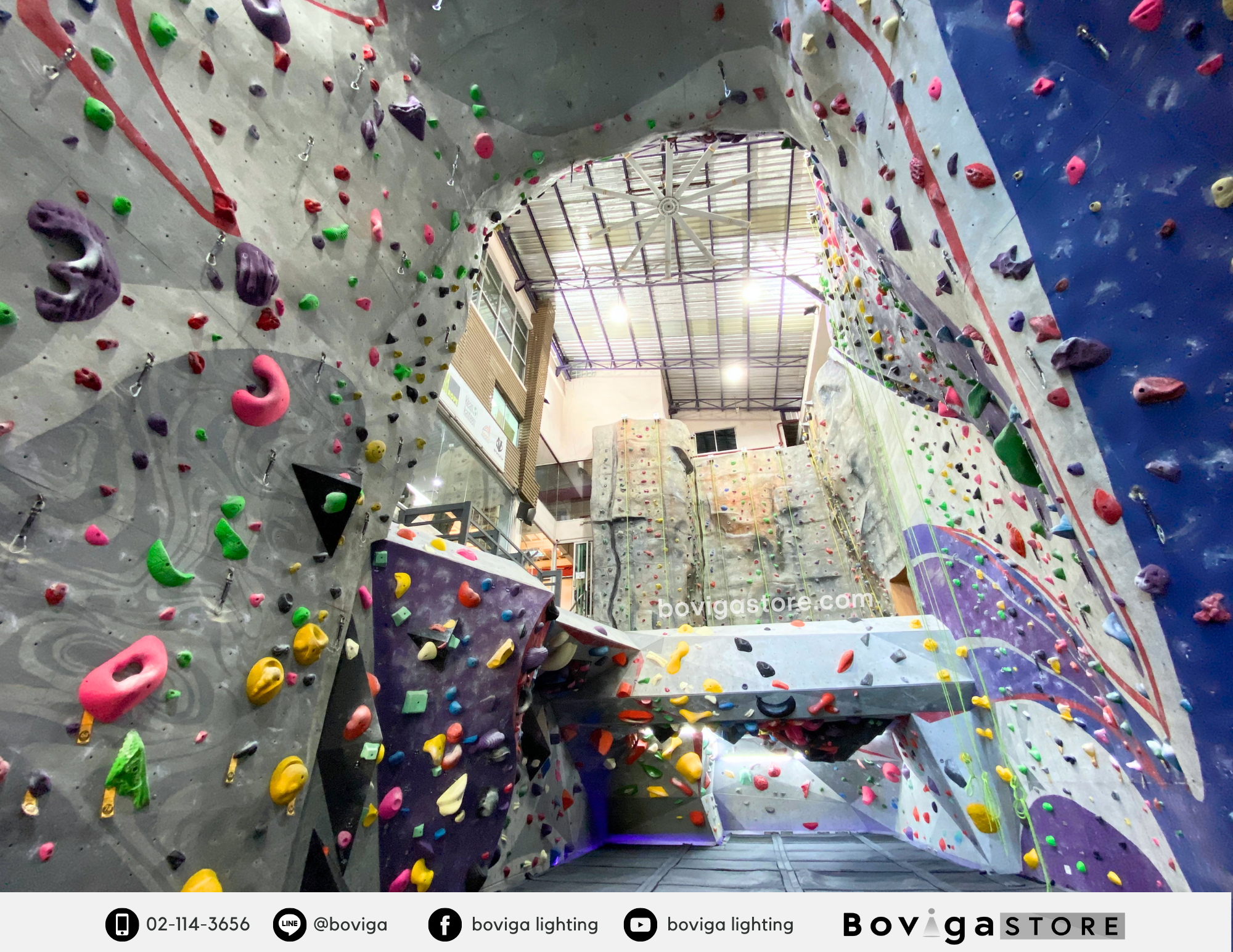 โคมไฮเบย์ Series 8 ติดตั้งที่ยิมปีนผาจำลอง Urban Playground Rock Climbing