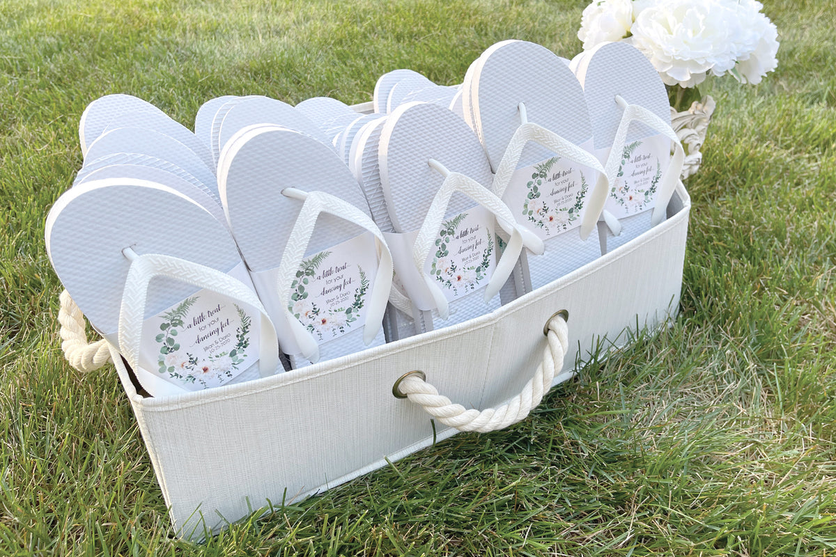 Wedding Flip Flops with Personalized Flip Flop Tag - Set of 6 (White) -  Famous Favors