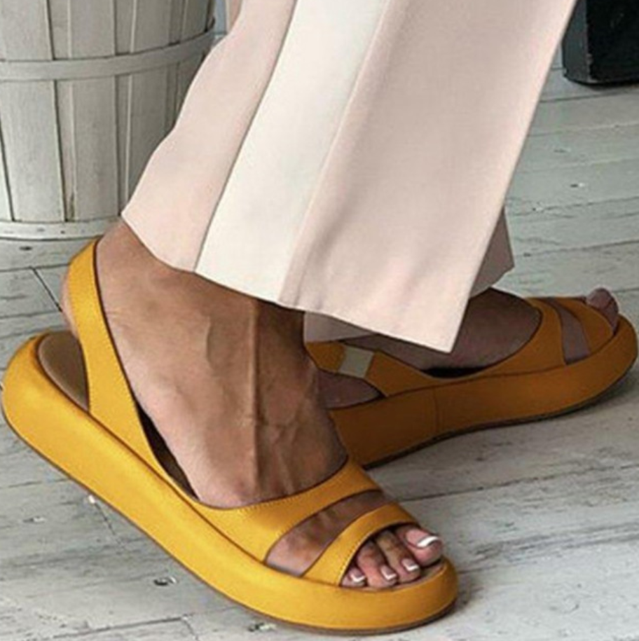 Hot style hot sexy versatile flat retro round toe sandals