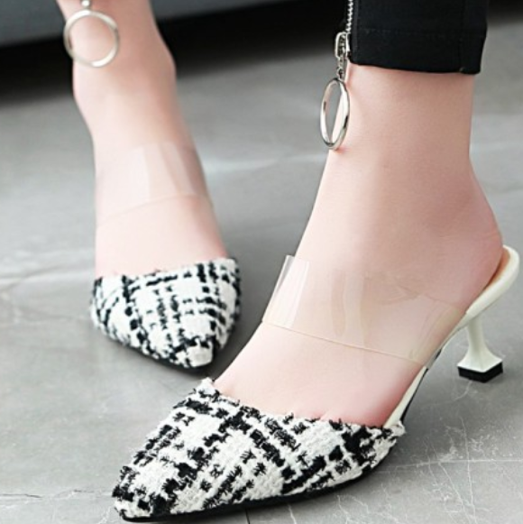 The new hot - selling plaid bag head mid - heel half - drag sandals  shoes