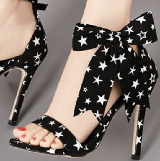 The new style is made up of sexy stilettos with a single word color bow shoes