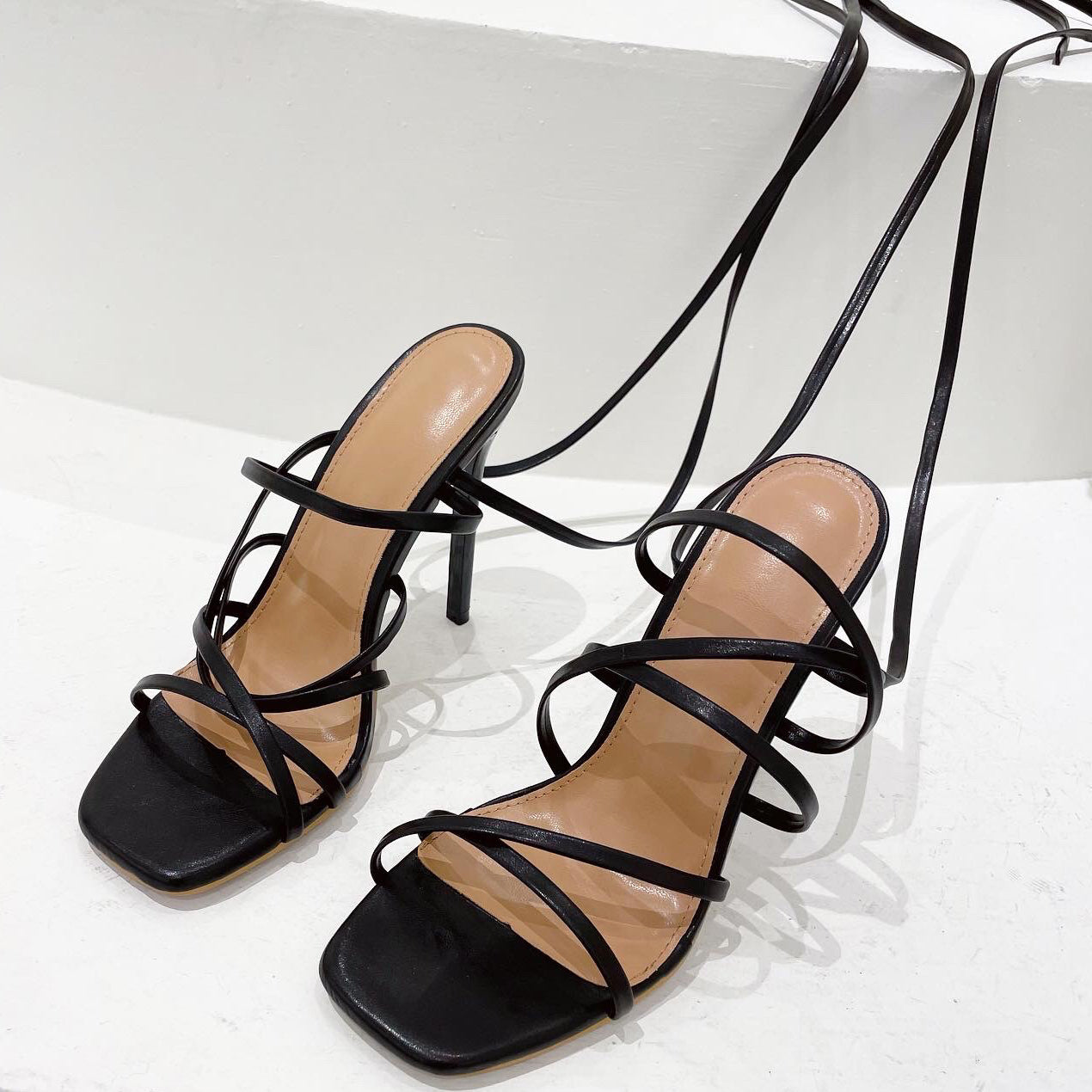 New style strappy sandals fashion ladies high heels