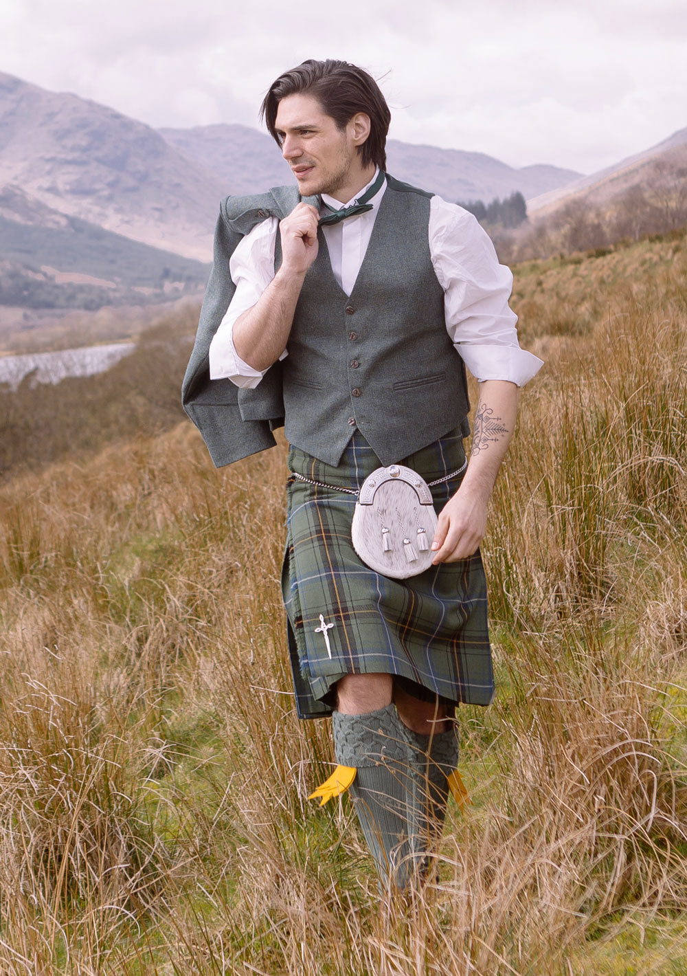 Traditional 8 Yard Pure Wool Scottish Kilt – KILT SOCIETY™