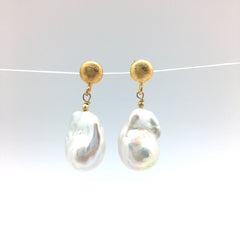In2Design | Arabella baroque earring- white pearl