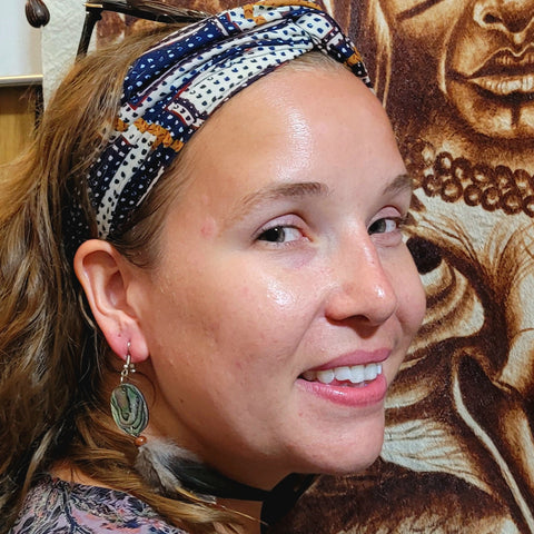 Woman with Amazon earrings at the Philadelphia Folk Festival
