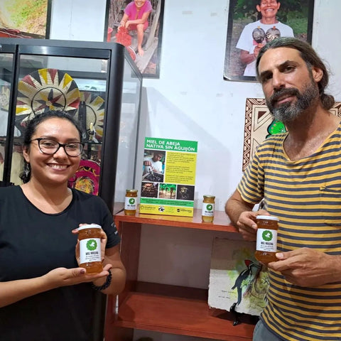 Andrea Isuiza from Garza Viva and Carlos from One Planet introducing Maijuna stingless bee honey to Garza Viva store in Iquitos
