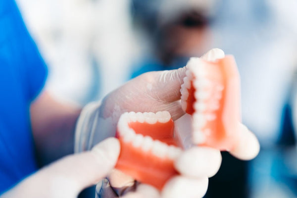 acrylic dental prosthetics whitening techniques