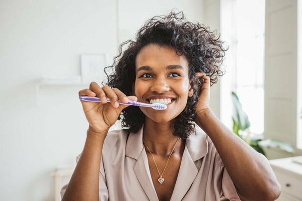 does brushing your teeth make them whiter