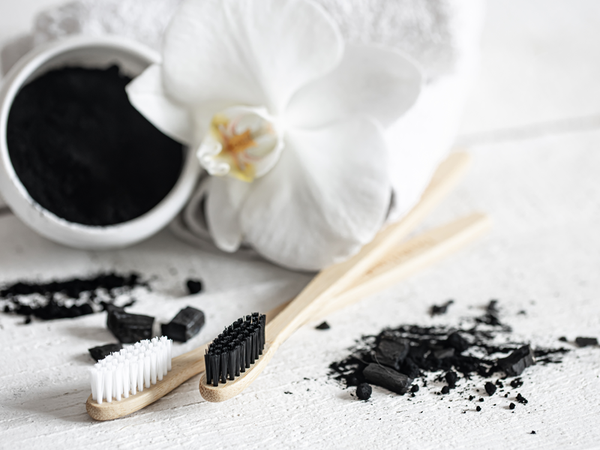 Activated Charcoal Teeth Whitening: What is its purpose and how does it work?