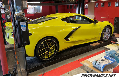 2020 C8 Corvette Cray Static Wheel Powdercoated in Accelerate Yellow and Black before and after